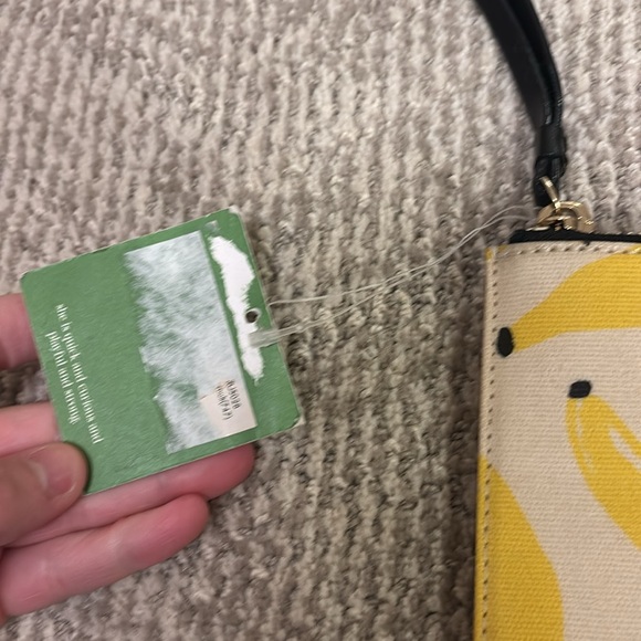 NWT Kate spade “That’s Bananas” wristlet zipper pouch - Picture 3 of 5